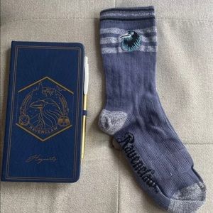 Harry Potter Hogwarts Ravenclaw notebook Journal With pen & crew socks - NEW